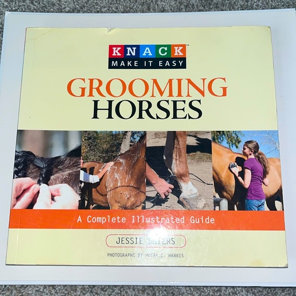 GROOMING HORSES BOOK by‎ Jessie Shiers - Picture 1 of 7